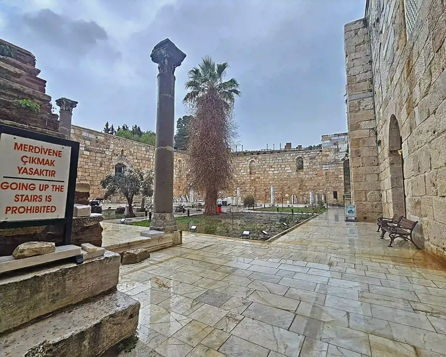 İç Avlu ve Cami içi