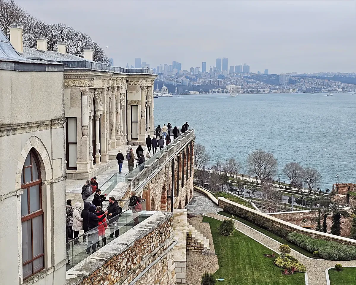 4. Avlu , Sağ taraf , Mecidiye köşkü ve Güzel Manzara