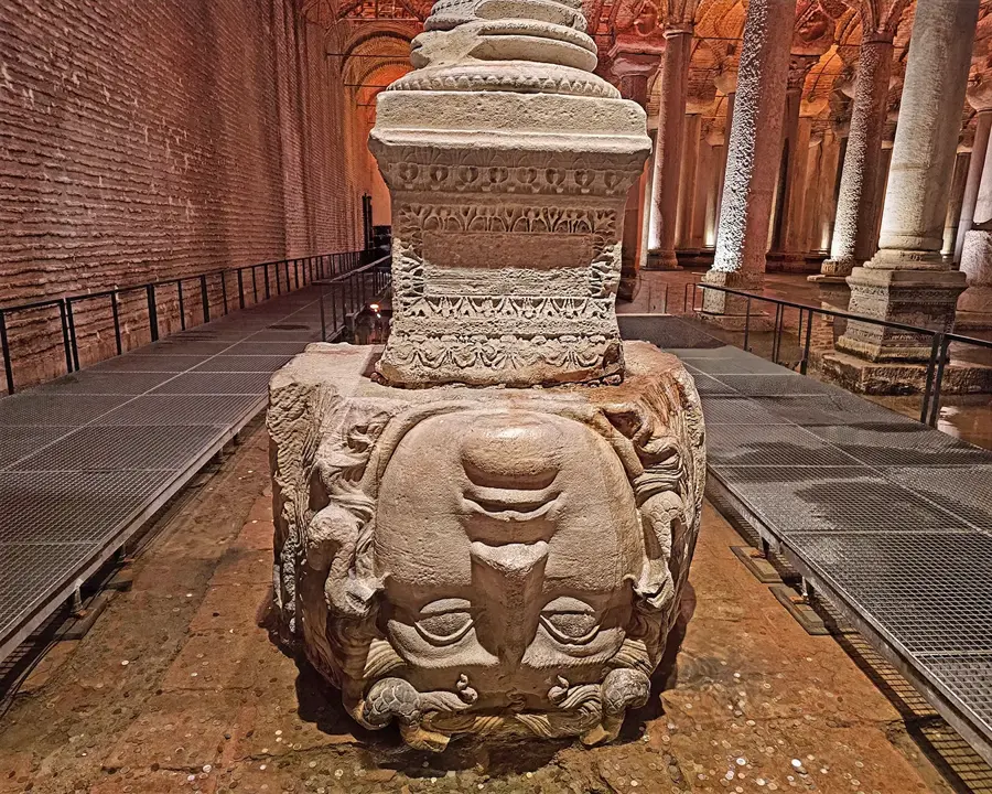 Medusa Başları
