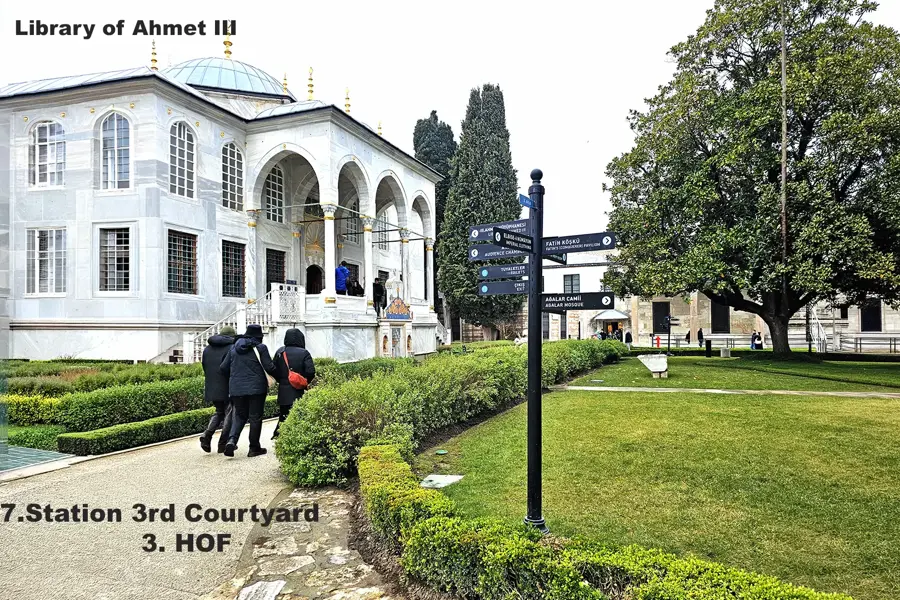 Enderun - Hazine dairesi - Padişah Elbiseleri 3. Avlu