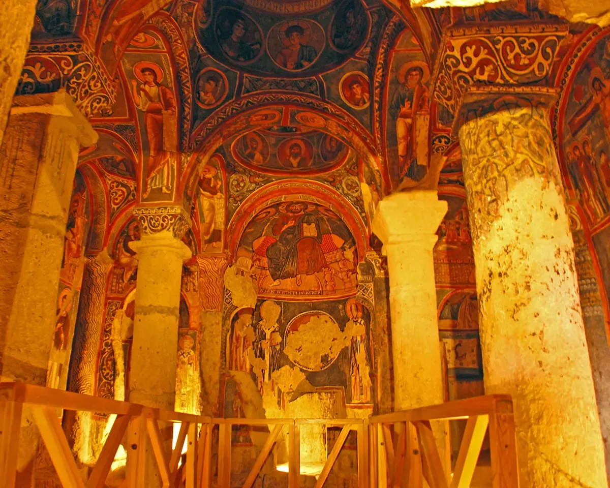 Karanlık Kilise
