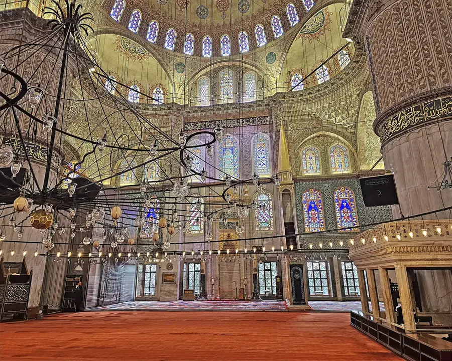 İç Mekan ve Sultanahmet Camii nin Kalbi