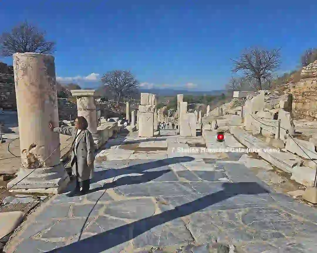 Herakles Kapısı Önü
