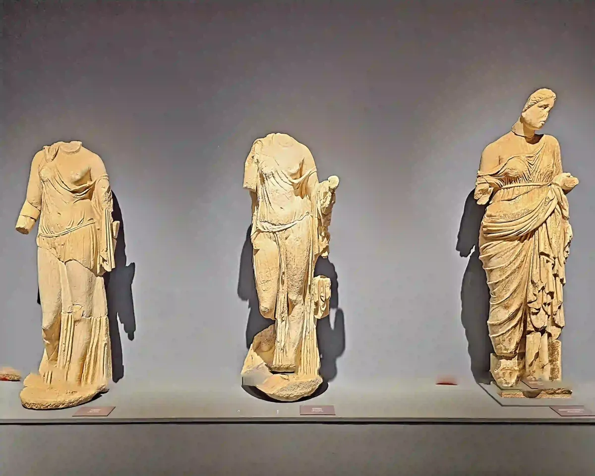 Aphrodite Heykeli (1. Salon)
